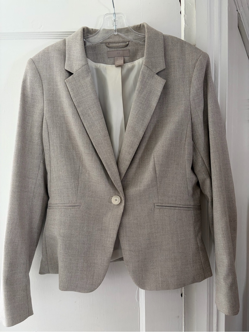 Classic Women's Tailored Blazer